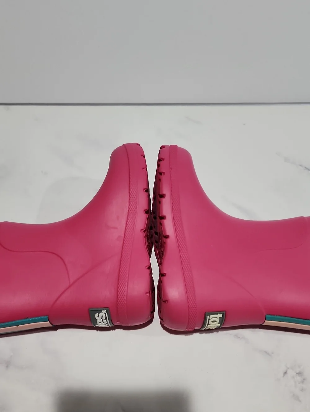 totes stylish pink